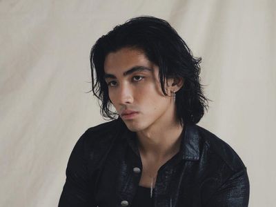 Sebastian, Pemeran Jet di Avatar: The Last Airbender yang Curi Perhatian