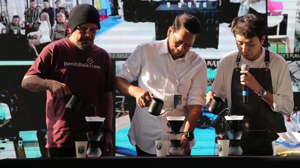 Serunya Ngopi Bareng KAI di Stasiun Gambir Serunya Ngopi Bareng KAI di Stasiun Gambir