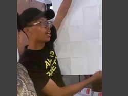 Kelakuan KPPS Makassar Coblos Surat Suara Pakai Kuku Kini Dicari Bawaslu