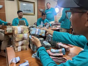 Berlayar 7 Hari Pakai Kapal Perang, BI Bawa Pulang Uang Rusak Rp 5,3 M Berlayar 7 Hari Pakai Kapal Perang, BI Bawa Pulang Uang Rusak Rp 5,3 M