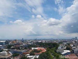 Prediksi Cuaca Makassar Besok, Rabu 16 Juli 2025: Pagi Cerah Berawan Prediksi Cuaca Makassar Besok, Rabu 16 Juli 2025: Pagi Cerah Berawan