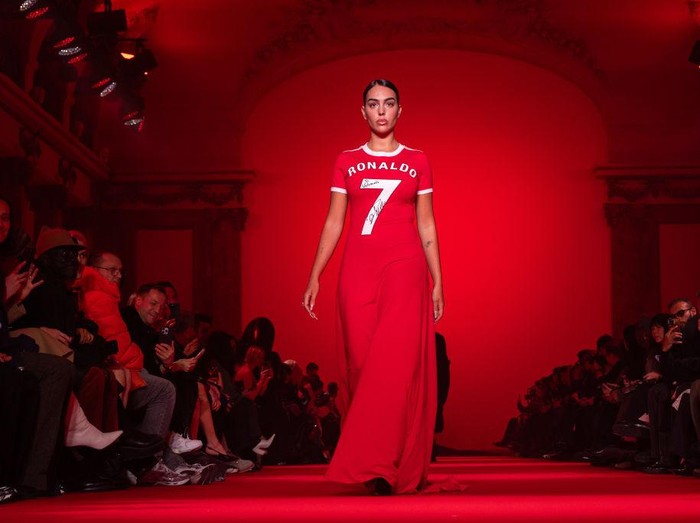 PARIS, FRANCE - MARCH 01: (EDITORIAL USE ONLY - For Non-Editorial use please seek approval from Fashion House) Georgina Rodriguez walks the runway during the Vetements Womenswear Fall/Winter 2024-2025 show as part of Paris Fashion Week on March 01, 2024 in Paris, France. (Photo by Peter White/Getty Images)