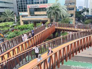 Viral Lift JPO Pinisi di Jalan Sudirman Mati, Pemprov DKI Perbaiki Viral Lift JPO Pinisi di Jalan Sudirman Mati, Pemprov DKI Perbaiki