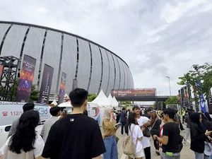 Antusiasme Fans Jelang Konser Ed Sheeran di Jakarta Malam Ini Antusiasme Fans Jelang Konser Ed Sheeran di Jakarta Malam Ini