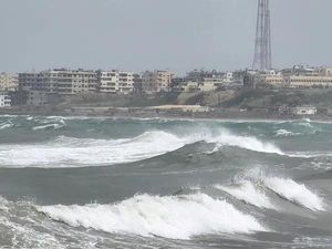 Israel Gempur Pantai Suriah, Tewaskan 3 Orang Termasuk Personel Iran