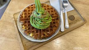 Waffle Topping Es Krim Matcha Asli Jepang Ada di Gading Serpong