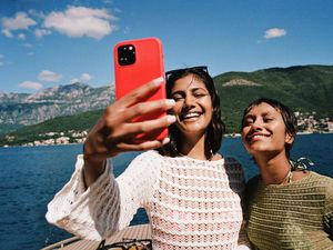 Mengapa Selfie di Ibu Kota Jerman Dianggap Aneh dan Egois?