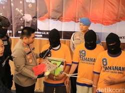 Detik-detik Pembajakan Truk Angkut Rokok Rp 3,1 M Sopir Dibuang di Tol