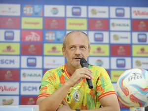 Pemain Pilar Persebaya Absen, Pelatih PSS Sleman Tetap Waspada Pemain Pilar Persebaya Absen, Pelatih PSS Sleman Tetap Waspada