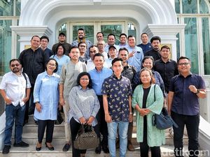 Relawan Ngaku Dipersilakan Gibran untuk Bantu Mangkunegara X Blusukan Relawan Ngaku Dipersilakan Gibran untuk Bantu Mangkunegara X Blusukan