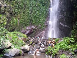 Menjelajahi Air Terjun Yeh Mampeh, Hidden Gem di Pelosok Bali Utara