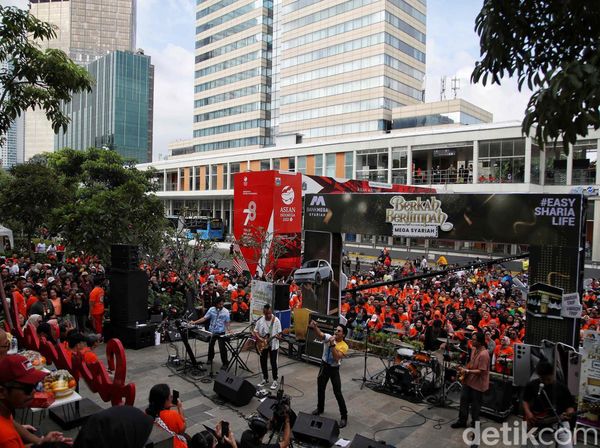 Program Berkah Melimpah Bank Mega Syariah Meriahkan CFD Jakarta