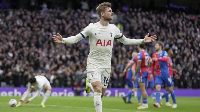 Месси 2012 статистика. Пас 2022. Лионель месси 2022 псж. Антверд пас 2022. Какая лига у брентфорд.