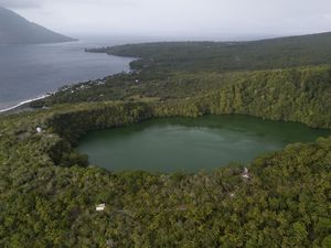 Kawasan Danau Tolire di Ternate Menanti Pembenahan Kawasan Danau Tolire di Ternate Menanti Pembenahan