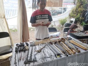 Cerita Keluarga Yanto yang Turun Temurun Membuat Keris