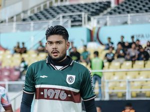 Kecewanya Kiper PSS Sleman Dibobol Persebaya Kurang dari Semenit Kecewanya Kiper PSS Sleman Dibobol Persebaya Kurang dari Semenit