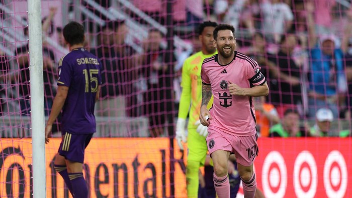 Mar 2, 2024; Fort Lauderdale, Florida, USA; Inter Miami CF forward Lionel Messi (10) celebrates after scoring a goal in the second half against Orlando City at Chase Stadium. Mandatory Credit: Nathan Ray Seebeck-USA TODAY Sports