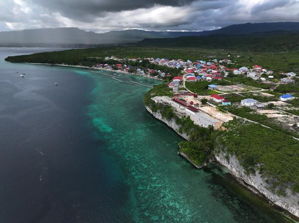Melihat Keindahan Wisata Waburi Park Buton Selatan