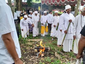Khidmatnya Umat Hindu Gelar Melasti di Klaten, Ada Tradisi Lepas Unggas Khidmatnya Umat Hindu Gelar Melasti di Klaten, Ada Tradisi Lepas Unggas