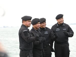 Dapat Brevet Hiu Kencana, Panglima Jadi Warga Kehormatan TNI AL