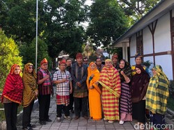 Pegawai Pemkot Bima Wajib Kenakan Pakaian Adat Bima Sambolo-Rimpu Tiap Kamis