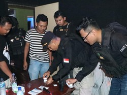 Tim Patroli Siraju Polres Jepara Tes Urine Pengunjung Karaoke, Ini Hasilnya