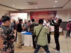 Kala Saksi Ganjar-Mahfud Tolak Hasil Pleno KPU gegara Bansos Jokowi