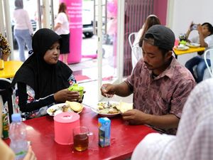 Keren! Rumah Makan di Pasuruan Sajikan 500 Porsi Gratis Tiap Hari