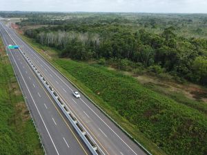 Jokowi Targetkan 16 Ruas Tol Trans Sumatera Beroperasi Akhir 2024 Jokowi Targetkan 16 Ruas Tol Trans Sumatera Beroperasi Akhir 2024