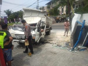 Kecelakaan Maut di Denpasar, Driver Ojol Tewas Diseruduk Truk Kecelakaan Maut di Denpasar, Driver Ojol Tewas Diseruduk Truk