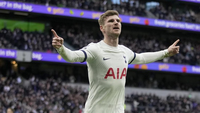 Tottenhams Timo Werner celebrates scoring his sides first goal during the English Premier League soccer match between Tottenham Hotspur and Crystal Palace at Tottenham Hotspur Stadium in London, Saturday, March 2, 2024.(AP Photo/Kin Cheung)