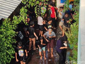 Byur! Serunya Tradisi Perang Air Sambut Ramadan di Bustaman Semarang Byur! Serunya Tradisi Perang Air Sambut Ramadan di Bustaman Semarang