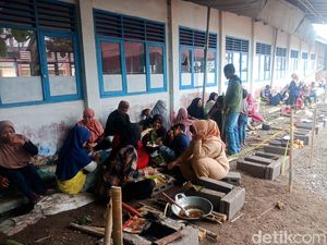 Keseruan Sambut Ramadan Ala Warga Sumedang Lewat Gembrong Liwet Keseruan Sambut Ramadan Ala Warga Sumedang Lewat Gembrong Liwet