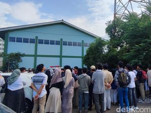 Heboh Mahasiswi Panjat Tower 100 Meter di Semarang, Ngaku Ngetes Adrenalin Heboh Mahasiswi Panjat Tower 100 Meter di Semarang, Ngaku Ngetes Adrenalin