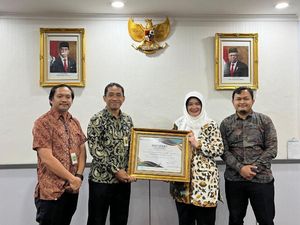 Bea Cukai Raih Penghargaan Perlindungan Merek dari PT Paragon