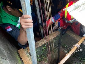 Detik-detik Damkar Evakuasi Jenazah 2 Pria Tewas Dalam Sumur di Bogor