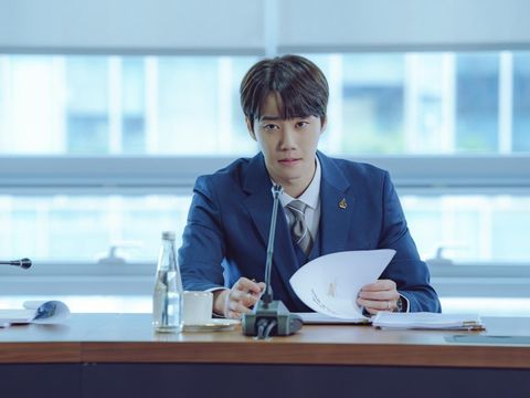 Lee Jun-young dalam drama Korea The Impossible Heir (2024). (Disney+ Hotstar Indonesia)