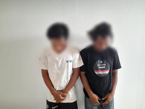 Kuasai Sabu, Dua Montir Bengkel Mobil di Labuan Bajo Ditangkap Kuasai Sabu, Dua Montir Bengkel Mobil di Labuan Bajo Ditangkap