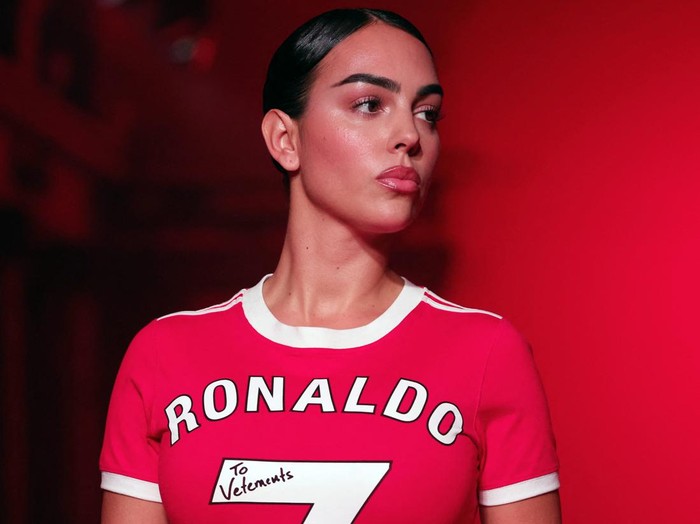 Georgina Rodriguez presents a creation by designer Guram Gvasalia as part of his Fall-Winter 2024/2025 Women's ready-to-wear collection show for Vetements label during Paris Fashion Week in Paris, France, March 1, 2024. REUTERS/Gonzalo Fuentes