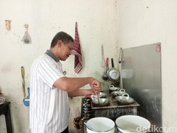 Asa Haryanto Bisa ke Tanah Suci dari Jualan Surabi Solo