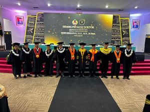 Stafsus Mendagri Irjen Herry Heryawan Raih Gelar Doktor