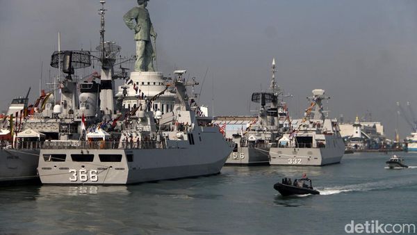 Koarmada II Gelar Admiral Inspection Jelang Pergantian Pimpinan