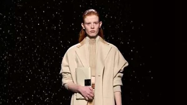 10 Koleksi Hermes Fall/Winter 2024, Busana Naik Motor Hingga Kuda Penuh Gaya