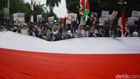 Massa Demo Kedubes Mesir, Minta Perbatasan Palestina Dibuka