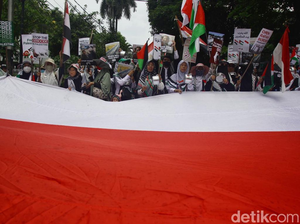Massa Demo Kedubes Mesir, Minta Perbatasan Palestina Dibuka Massa Demo Kedubes Mesir, Minta Perbatasan Palestina Dibuka
