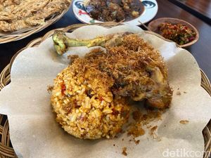 Nasi Bejeg Wijaya: Ayam Kampung Goreng yang Gurih ala Ussy Sulistiawaty Nasi Bejeg Wijaya: Ayam Kampung Goreng yang Gurih ala Ussy Sulistiawaty
