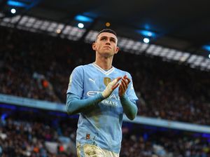 Phil Fooden Disejajarkan dengan Legenda MU