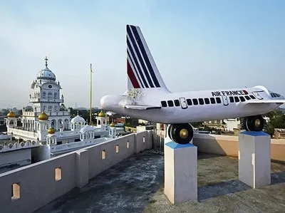 Ada Pesawat hingga Liberty di Atap Rumah Orang India, Begini Potretnya