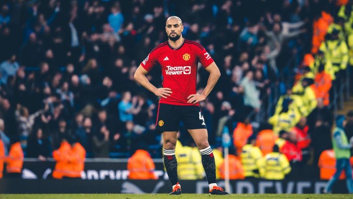 MANCHESTER, ENGLAND - MARCH 03: Sofyan Amrabat of Manchester United in action during the Premier League match between Manchester City and Manchester United at Etihad Stadium on March 03, 2024 in Manchester, England. (Photo by Ash Donelon/Manchester United via Getty Images)