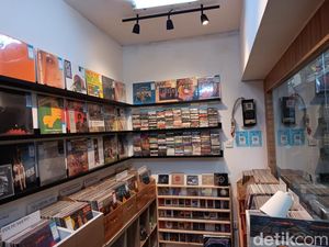 Potret Toko yang Mendadak Kedatangan Ed Sheeran